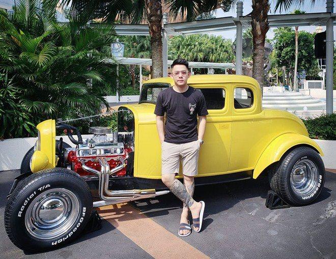 Choáng khi biết dàn siêu xe trong show Rap Việt là của vị đại gia vừa trẻ vừa đẹp này-8