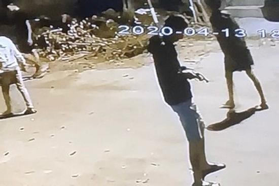 Hơn 30 người hỗn chiến kinh hoàng bằng dao - súng: Bắt tạm giam 2 đối tượng