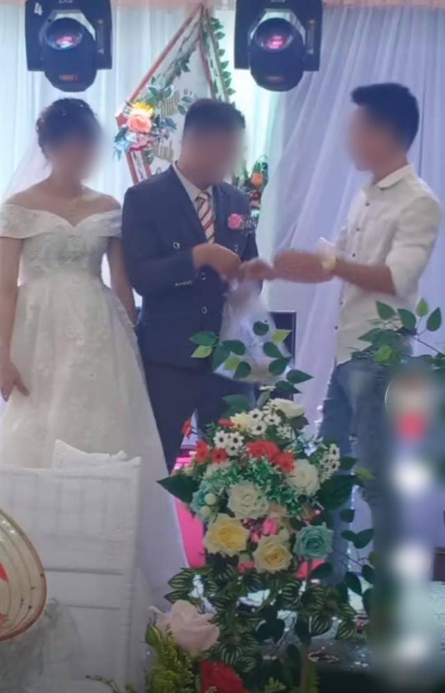 Ngày cưới, hội bạn thân tặng quà lầy lội, chú rể giải quyết cực kì cao tay-2