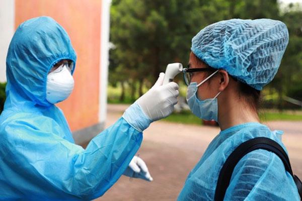 Thuê 2 chuyến bay đưa hơn 400 du khách rời Đà Nẵng-2