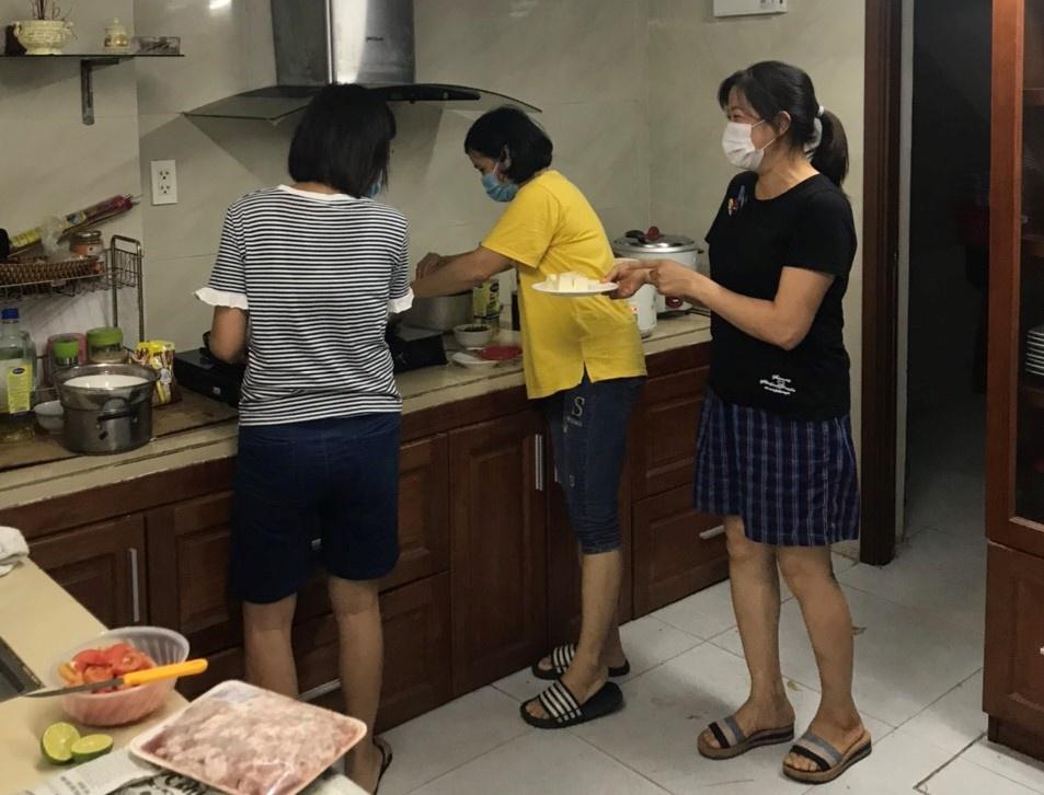 Đại gia đình 22 người mắc kẹt giữa tâm dịch Đà Nẵng-4