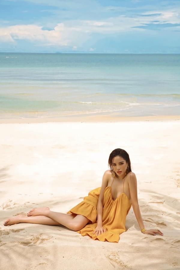 Đụng hàng đầm cánh bướm, Kỳ Duyên gây chú ý hơn Đông Nhi nhờ vòng 1 trùng tu căng đét-6