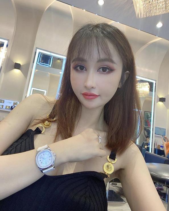 Vợ 2 đại gia Minh Nhựa bị khai quật ảnh 10 năm trước, nhan sắc khi 20 tuổi gây bất ngờ-2