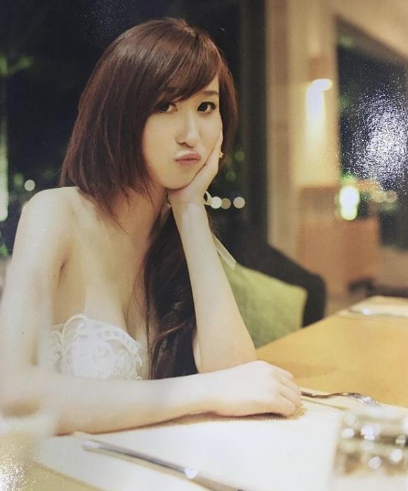 Vợ 2 đại gia Minh Nhựa bị khai quật ảnh 10 năm trước, nhan sắc khi 20 tuổi gây bất ngờ-5