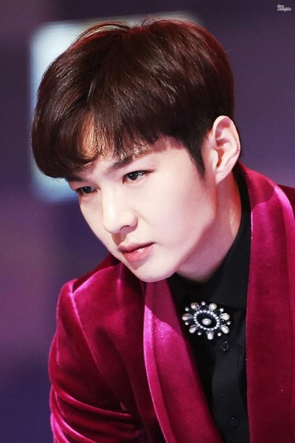 Camera giấu kín: Bóc trần tính cách thật của loạt idols Hàn Quốc-1