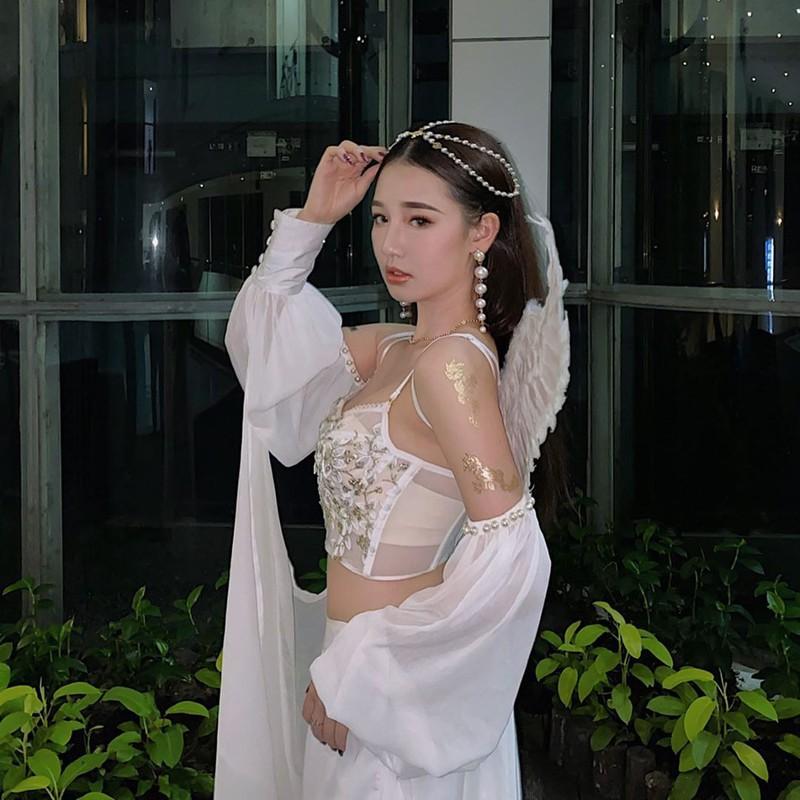 Amee chuộng style gợi cảm khoe tâm hồn đẹp-5