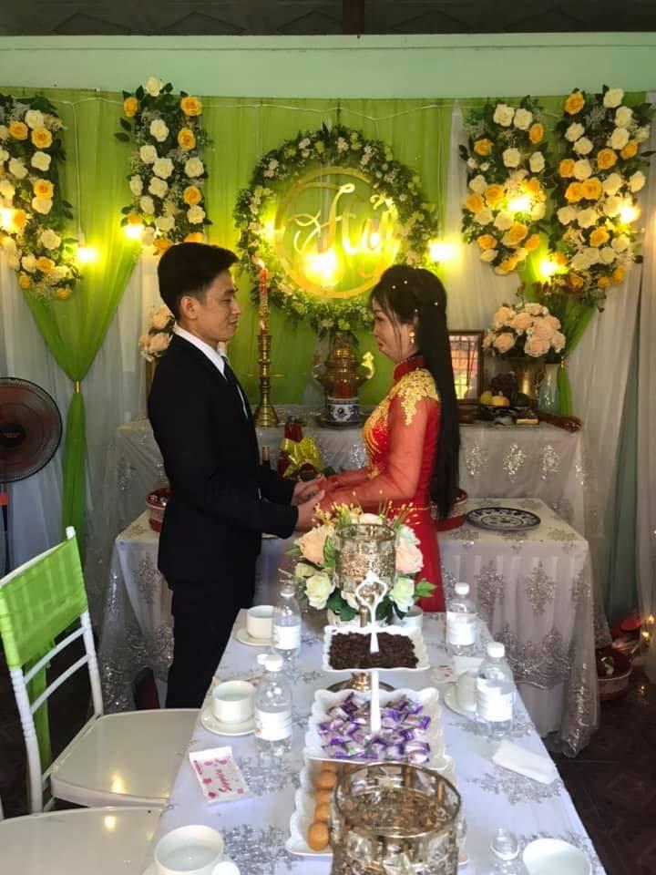 Câu chuyện đằng sau bức ảnh ông chồng điển trai và cô vợ biến dạng khuôn mặt-3