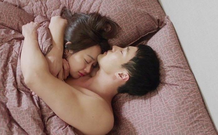 Chỉ có đàn ông yêu bạn thật lòng mới có thể làm được 3 điều này trên giường ngủ-2