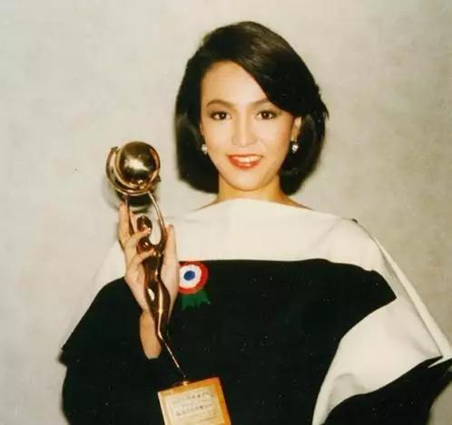 Mỹ nhân nào dám vượt mặt Trương Mạn Ngọc, bạt tai Lưu Gia Linh, khinh miệt Châu Tinh Trì?-7