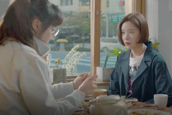 Con của chồng lật áo tố bị cấu véo, tôi cười nhạt đưa ra thứ khiến cả nhà tái mặt