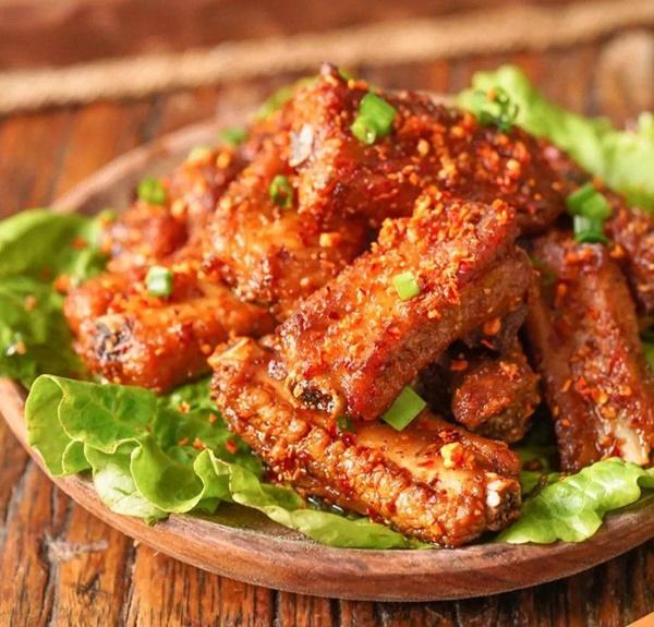 Chần xương sườn cứ bị khô và tanh, đầu bếp bật mí do bạn dùng sai nước-7