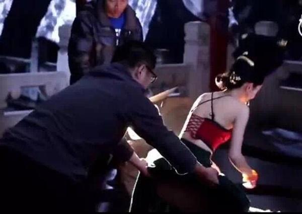 Bộ phim có cảnh 18+ sốc nhất sự nghiệp Triệu Lệ Dĩnh: Cảnh nóng dưới nền đất, đến mức bạn diễn nam có phản ứng sinh lý-7