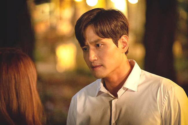 Chờ mãi con mới ngủ, tôi ngọt ngào ôm vợ nào ngờ cô ấy hất ra, đưa 500k và lạnh lùng tuyên bố-1