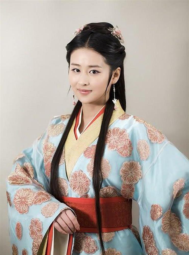 Tứ đại mỹ nhân xấu nhất màn ảnh: Người bị chê già nua, kẻ nặng đến 100kg-1