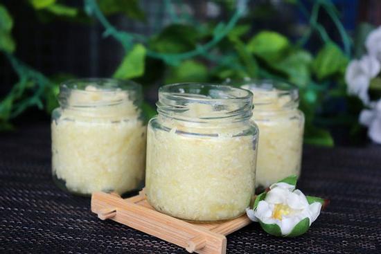 Tỏi thì nhà nào cũng có, nhưng bảo quản sao cho để lâu, dùng tiện, ăn ngày càng ngon thì các mẹ đã biết chưa?