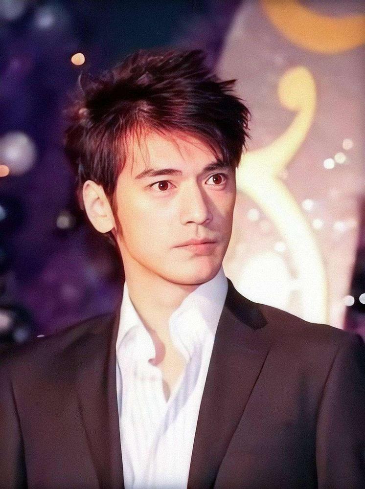 Mỹ nam đẹp hơn hoa khiến Song Hye Kyo, Trần Kiều Ân thầm thương trộm nhớ-1