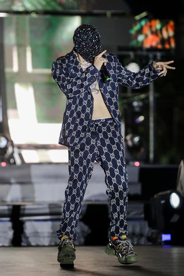 Binz gây tranh cãi khi ăn mặc như kẻ cướp nhà băng-4