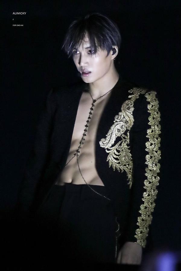 Jungkook BTS, Lee Hyori và những Idols sở hữu hình thể bốc lửa vạn người thèm-9