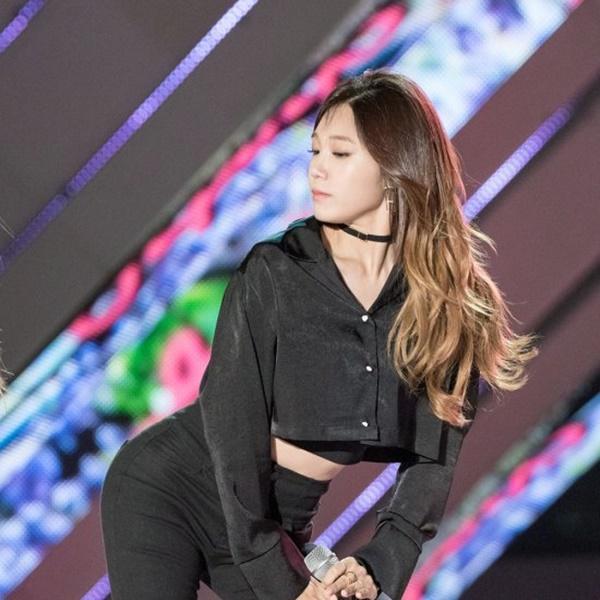 Jungkook BTS, Lee Hyori và những Idols sở hữu hình thể bốc lửa vạn người thèm-14