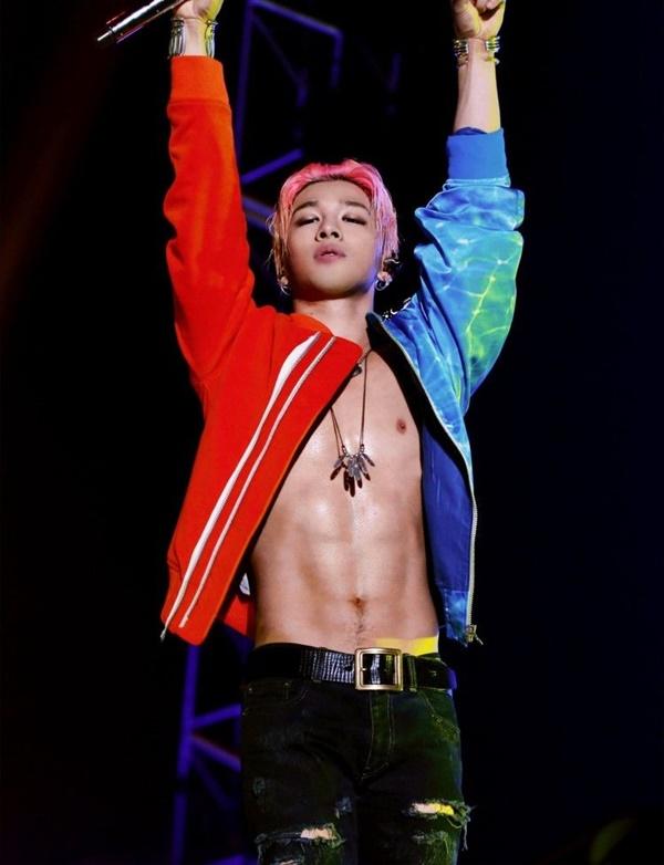 Jungkook BTS, Lee Hyori và những Idols sở hữu hình thể bốc lửa vạn người thèm-17