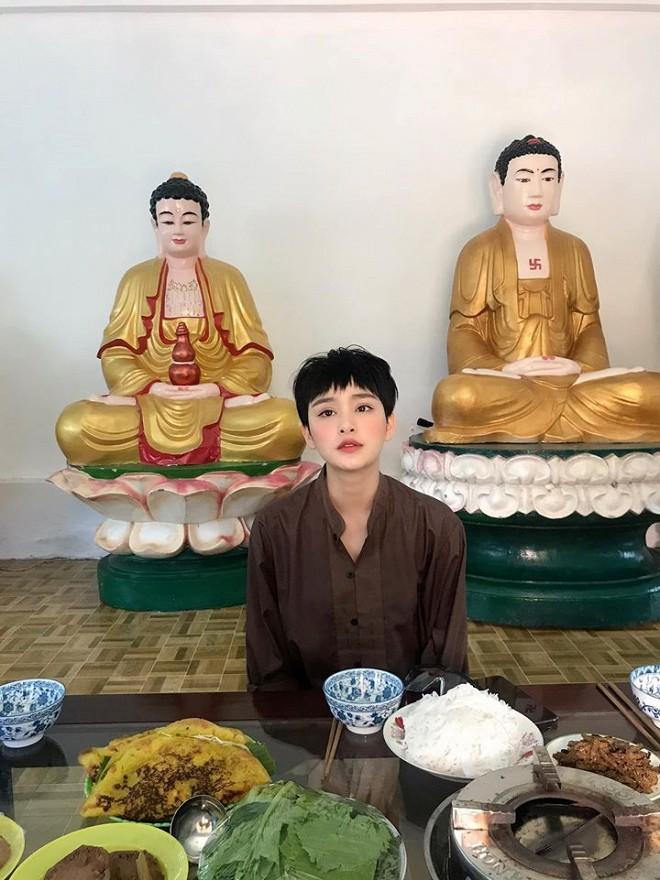 Bị ship với Anh Đức, Hiền Hồ đá một loạt người hâm mộ khỏi livestream-2