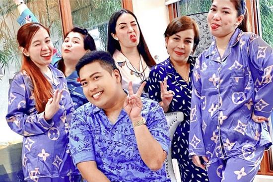 Màn diện đồ bộ xách túi Hermes, Dior của hội bạn thân Philippines giàu sụ được dân mạng tích cực share lại