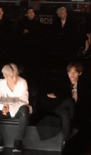 Cứ ngỡ thiên thần, Jimin BTS cũng đầy lúc bơ đẹp các thành viên chẳng cần lý do-10