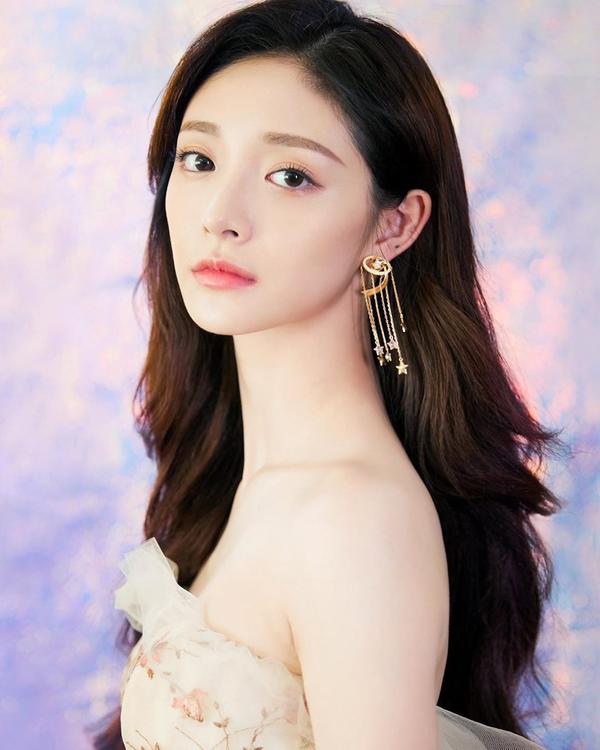 5 mỹ nhân Hoa ngữ sinh năm 1998: người kế nhiệm Triệu Lệ Dĩnh, kẻ bị chê bất tài-5