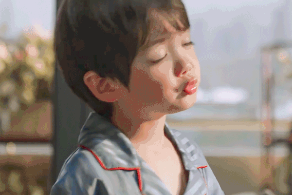 Vẻ đáng yêu của sao nhí 6 tuổi đang làm chao đảo màn ảnh Hoa ngữ