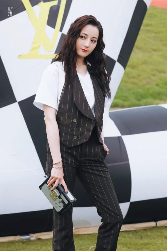 Mỹ nhân Tân Cương Địch Lệ Nhiệt Ba chiếm spotlight giữa dàn sao khủng tại sự kiện-4