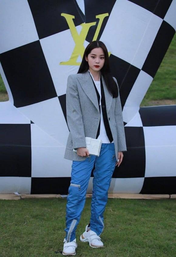 Mỹ nhân Tân Cương Địch Lệ Nhiệt Ba chiếm spotlight giữa dàn sao khủng tại sự kiện-6