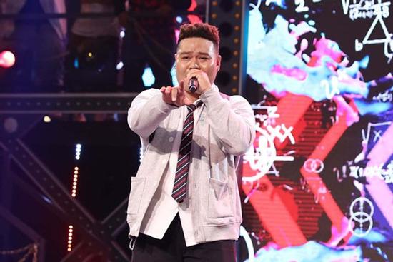 Trấn Thành bị nói miệt thị ngoại hình thí sinh 'Rap Việt', vô duyên khi mời thức ăn thừa