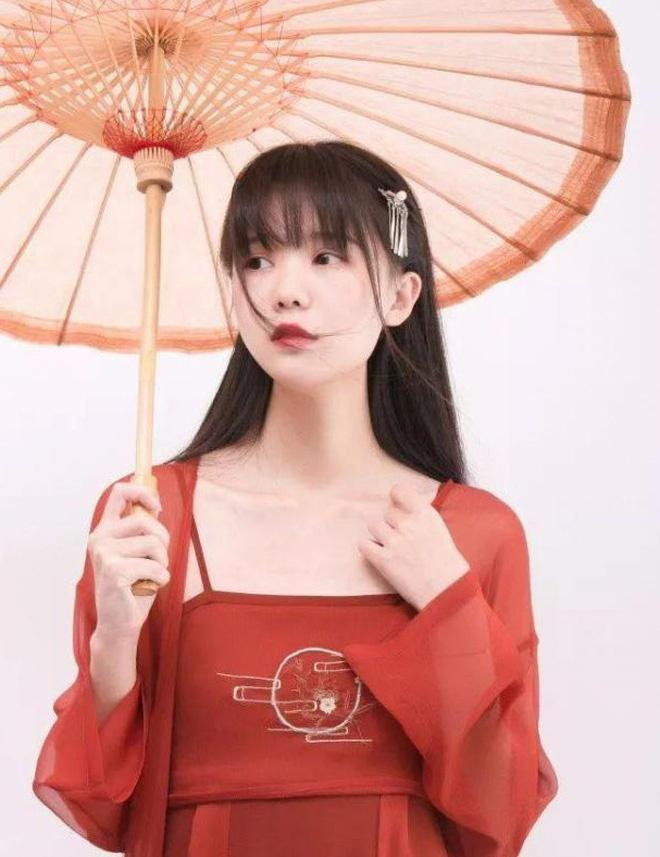 Hot girl cổ trang Trung Quốc lộ mặt thật già nua trên truyền hình-5
