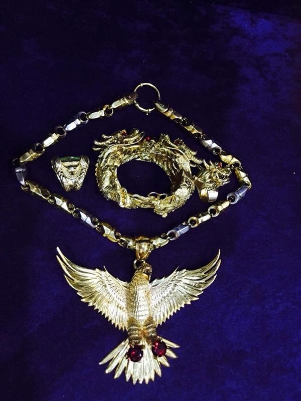 Sự thật về bộ trang sức vàng nặng trĩu của giang hồ mạng Phú Lê-4