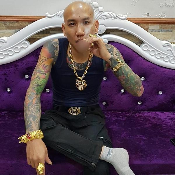 Sự thật về bộ trang sức vàng nặng trĩu của giang hồ mạng Phú Lê-6