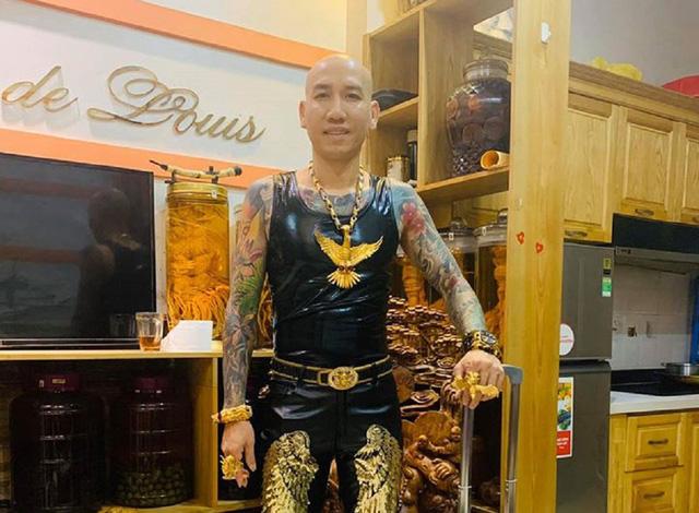 Sự thật về bộ trang sức vàng nặng trĩu của giang hồ mạng Phú Lê-7