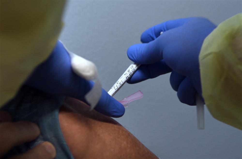 Công bố giá bán vắc-xin COVID-19 triển vọng nhất nước Mỹ: 860.000 đồng mỗi liều, mỗi người phải tiêm 2 mũi-2