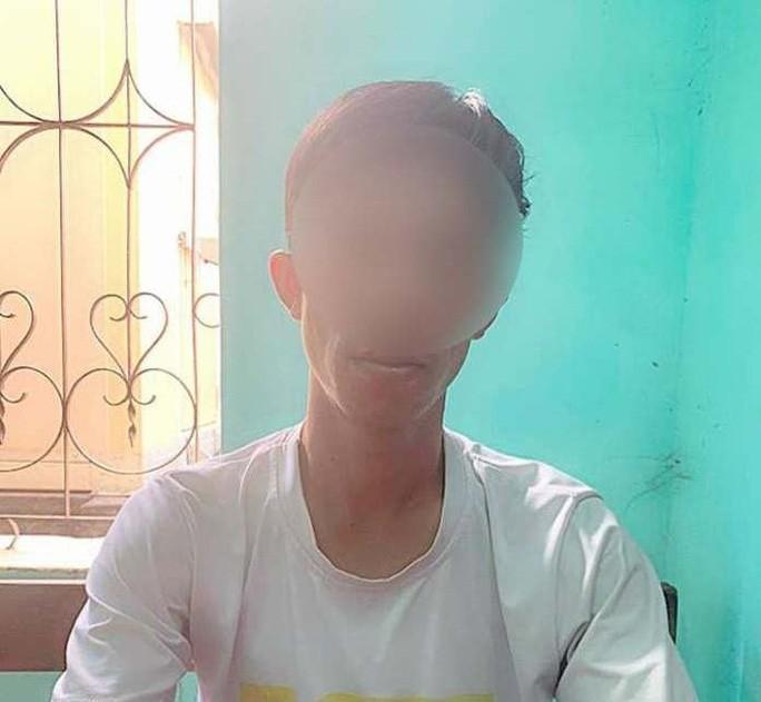 Quảng Bình: Tạm giữ nam thanh niên quay lén giáo viên tắm rồi tống tiền-1