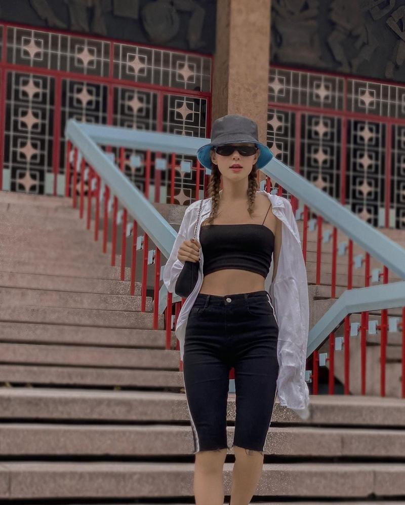 Thanh Hằng - Minh Hằng khoe điểm vàng cơ thể qua loạt street style hút mắt-5