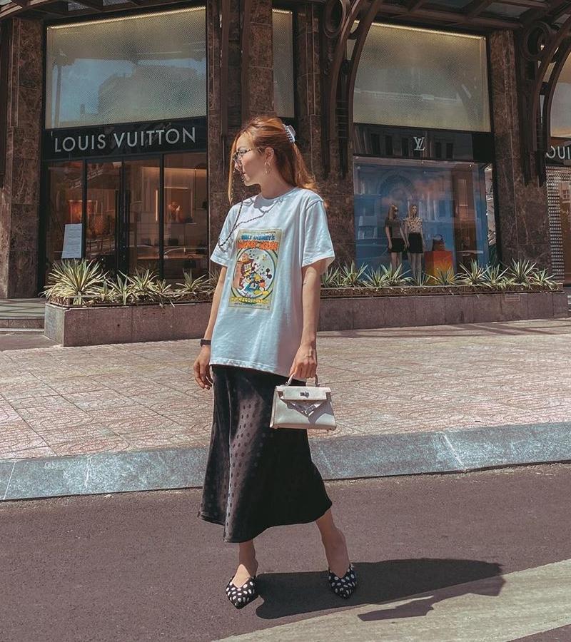 Thanh Hằng - Minh Hằng khoe điểm vàng cơ thể qua loạt street style hút mắt-4