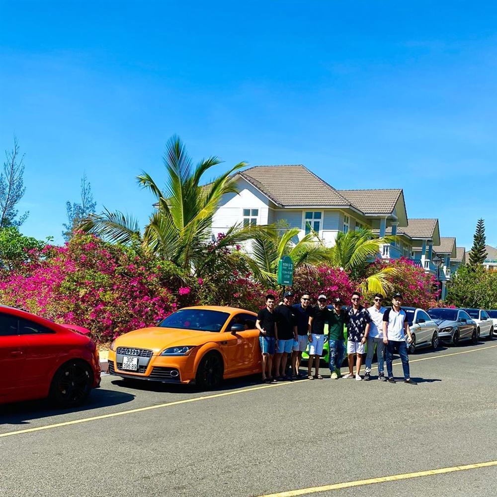 Tất tần tật về đại gia Singapore Matt Liu được Hương Giang trao hoa kết đôi-7