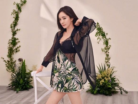 Chơi style hổ báo, Dương Mịch đốt mắt người nhìn với vòng một khủng-5