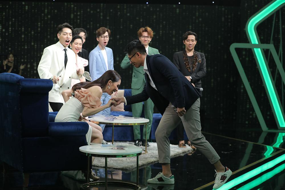 Một phút sơ sảy, Đức Phúc để lộ Hương Giang và đại gia Matt Liu đã yêu thật rồi-1