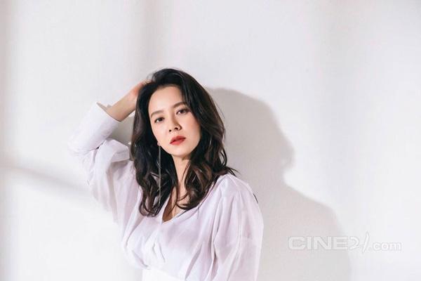 Bí quyết sở hữu vẻ đẹp không tuổi của mợ ngố Song Ji Hyo-7