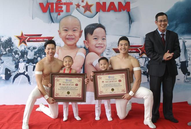 Con trai 3 tuổi của Quốc Cơ, Quốc Nghiệp lập kỷ lục Guinness Việt Nam-1