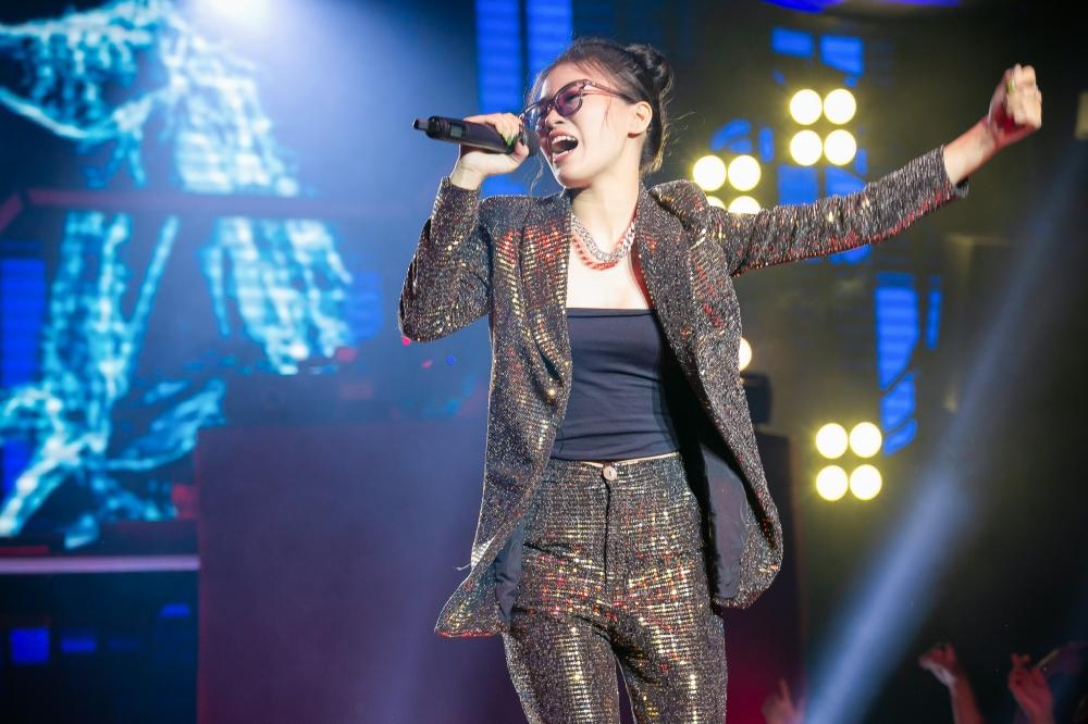 King Of Rap tập 2: Rapper nữ 17 tuổi nổ tung sân khấu, 4 Mentor gật đầu cái rầm-4