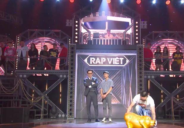 Lão đại Wowy gây tranh cãi tại Rap Việt khi khuyên thí sinh nên chọn Đại học thay vì Rap-3