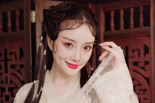 Mỹ nhân cắm sừng Lý Tiểu Lộ bị chê ở bẩn-10