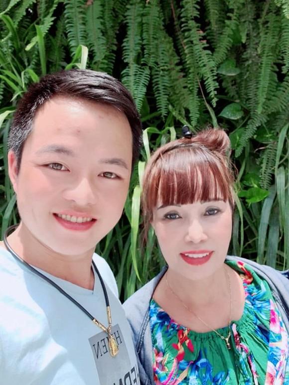 Sống vui bên tình trẻ, cô dâu 63 tuổi bị nhắc nhở hãy tốt hơn với bố mẹ chồng-1