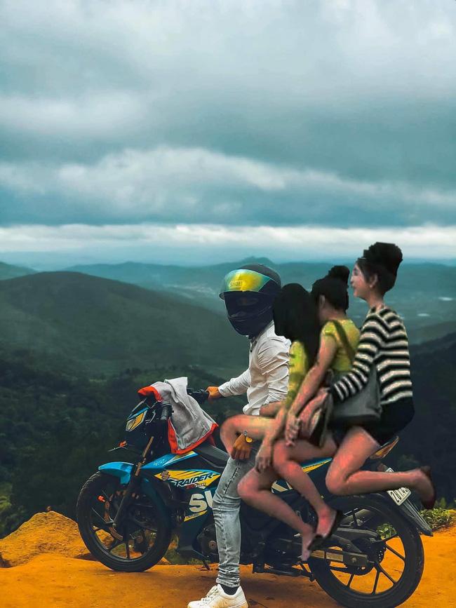 Ế lâu ngày, thanh niên nhờ 500 anh em mạng ghép hình bạn gái ngồi sau xe, cái kết cười sái quai hàm-11